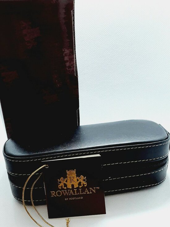 Rowallan of Scotland Handbags - NEW Rowalland of Scotland Zippered Jewelry Keeper